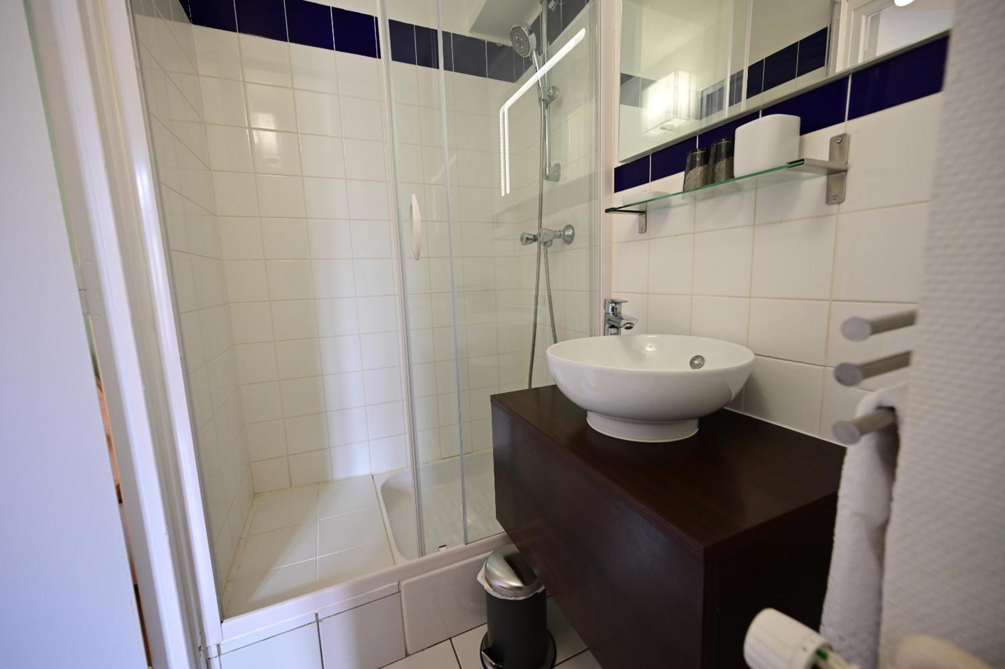 Hotel La Cuisine Des Lulus Montainville  部屋 写真