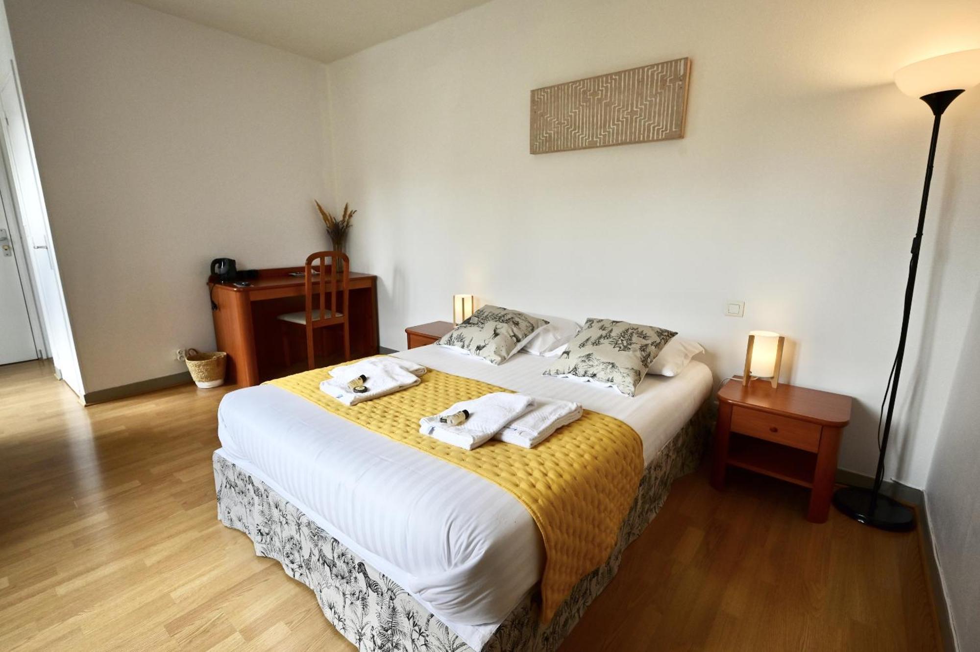 Hotel La Cuisine Des Lulus Montainville  部屋 写真
