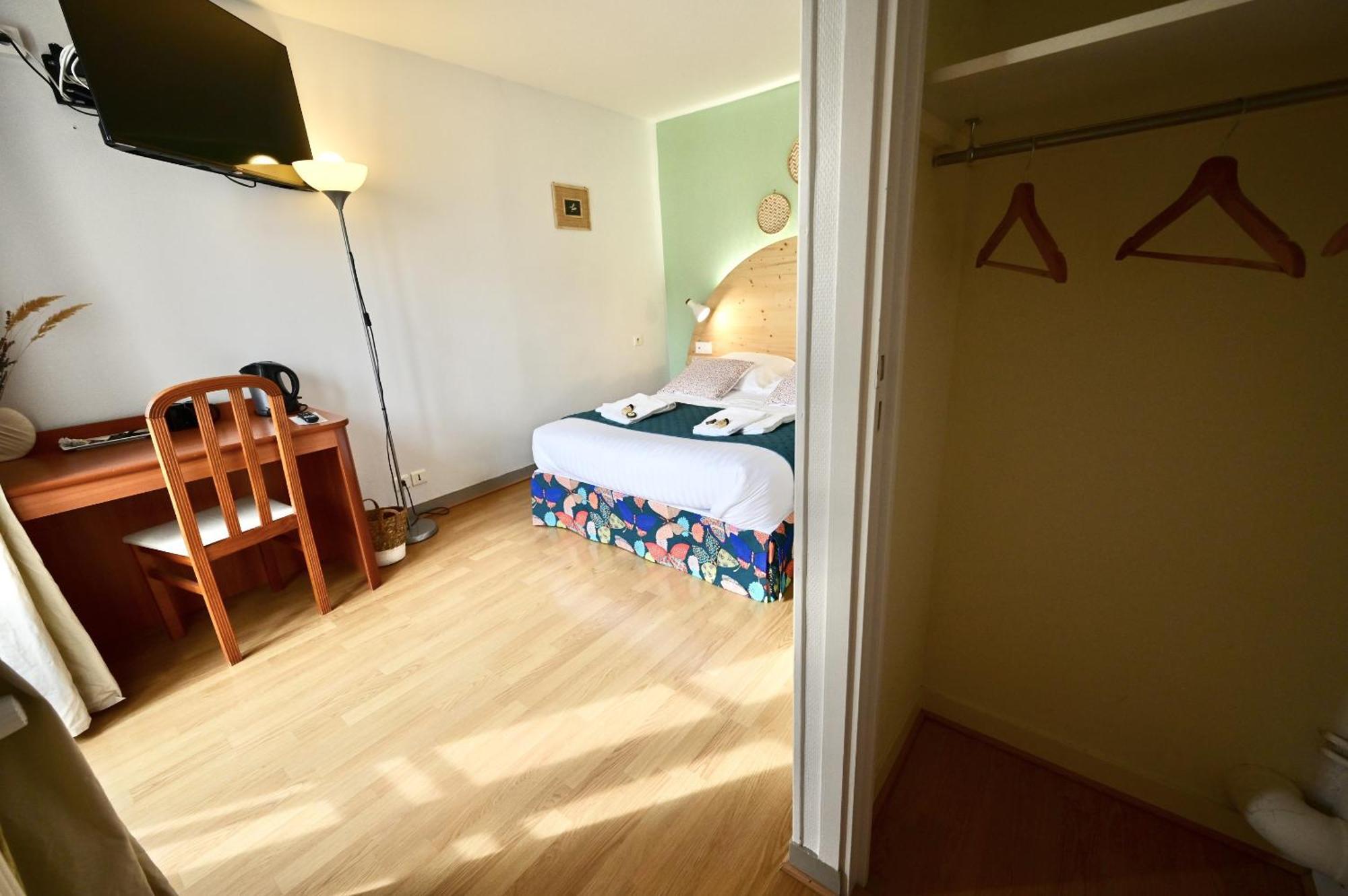 Hotel La Cuisine Des Lulus Montainville  部屋 写真