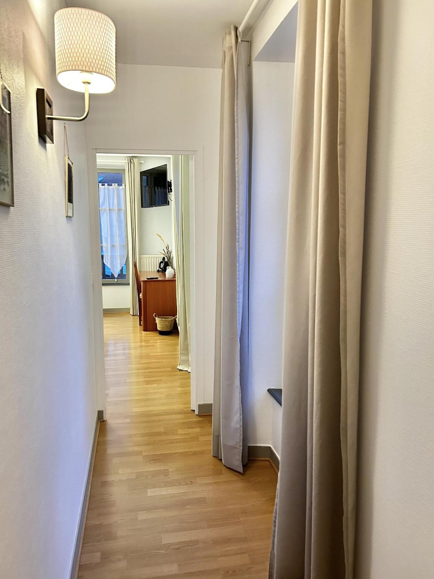 Hotel La Cuisine Des Lulus Montainville  部屋 写真
