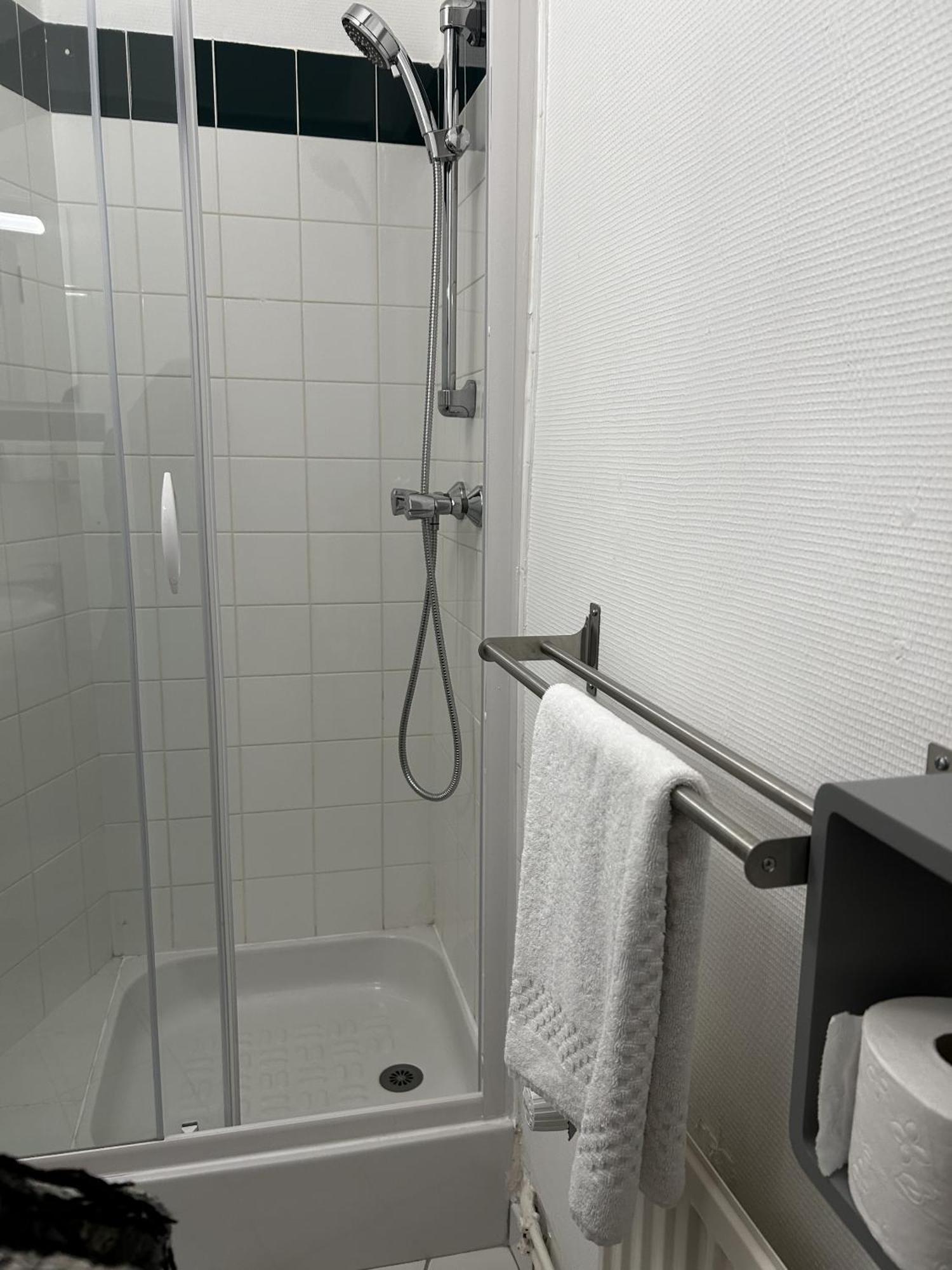 Hotel La Cuisine Des Lulus Montainville  部屋 写真