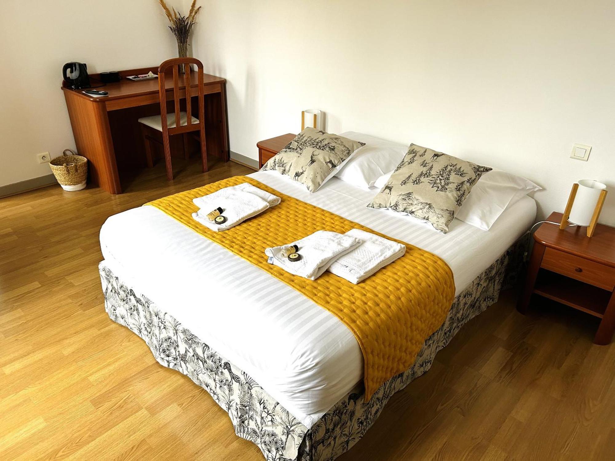 Hotel La Cuisine Des Lulus Montainville  部屋 写真
