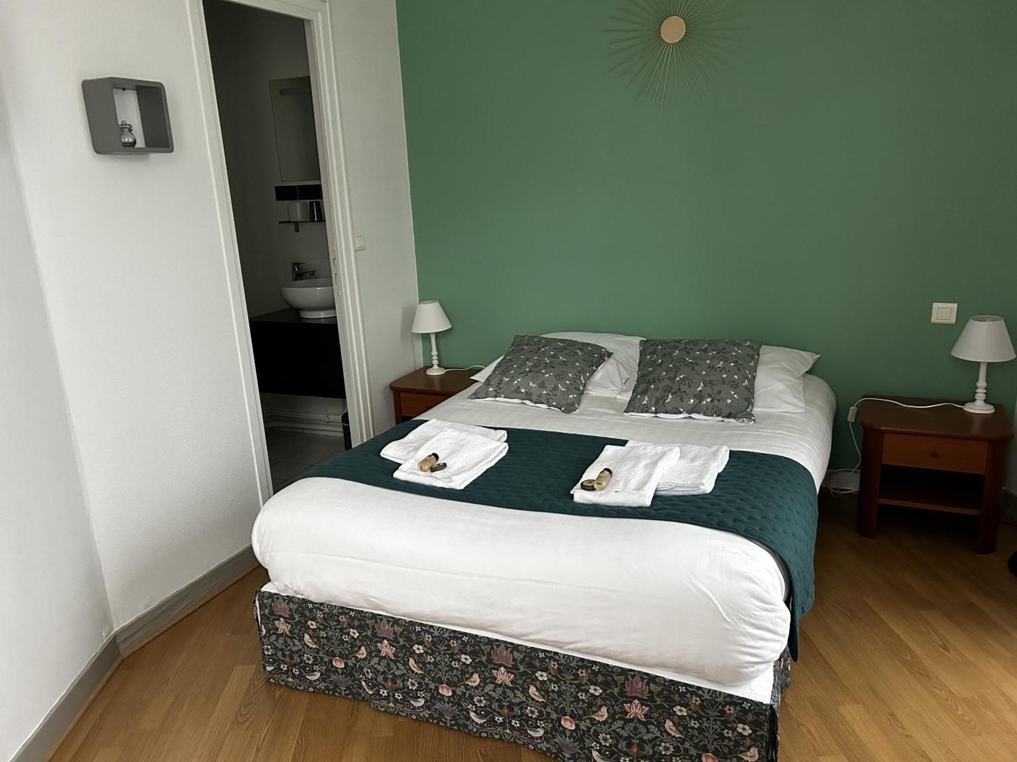 Hotel La Cuisine Des Lulus Montainville  部屋 写真